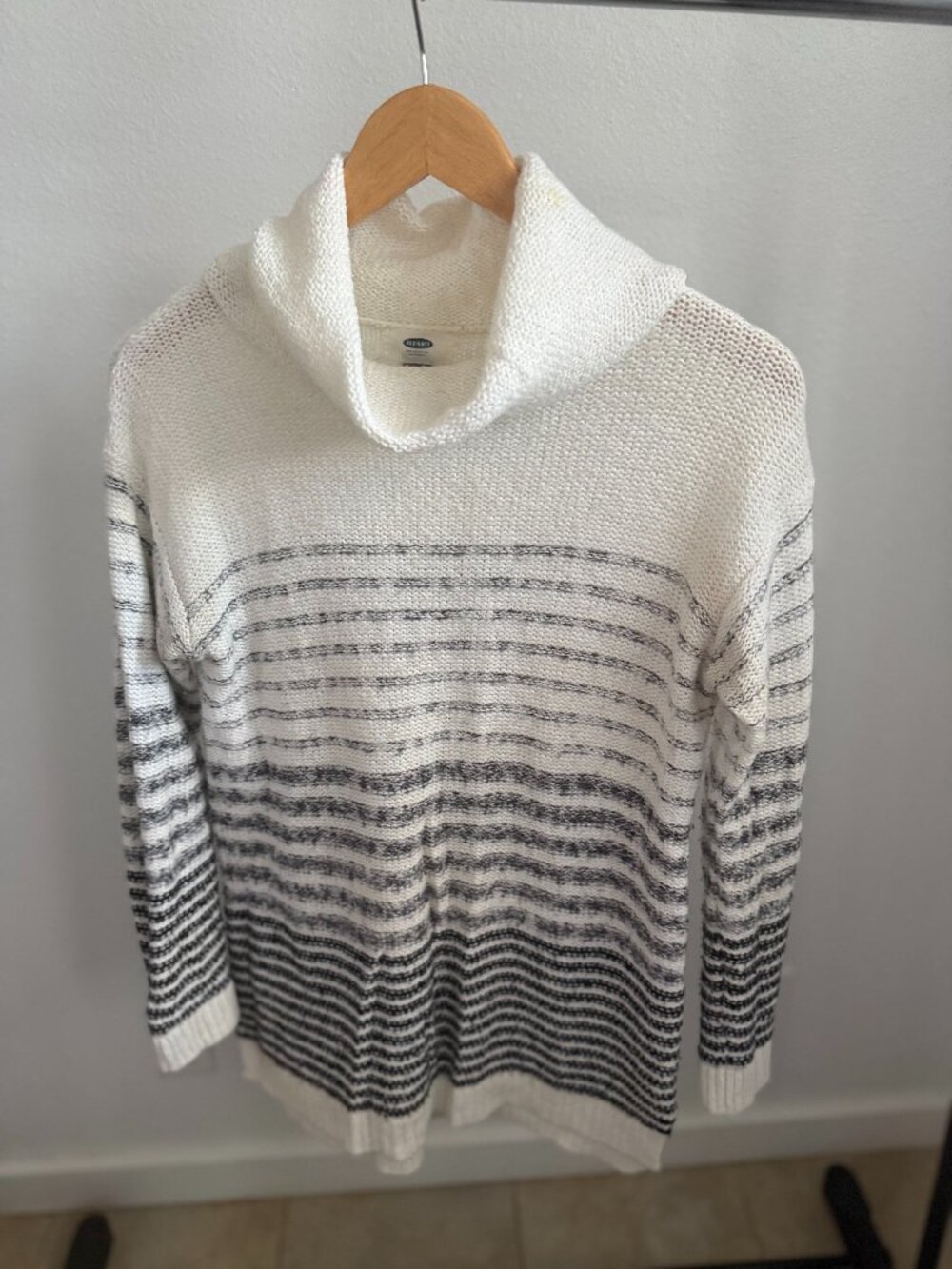Old Navy White Gray Ombre Striped Knit Cowl Neck Sweater Size S